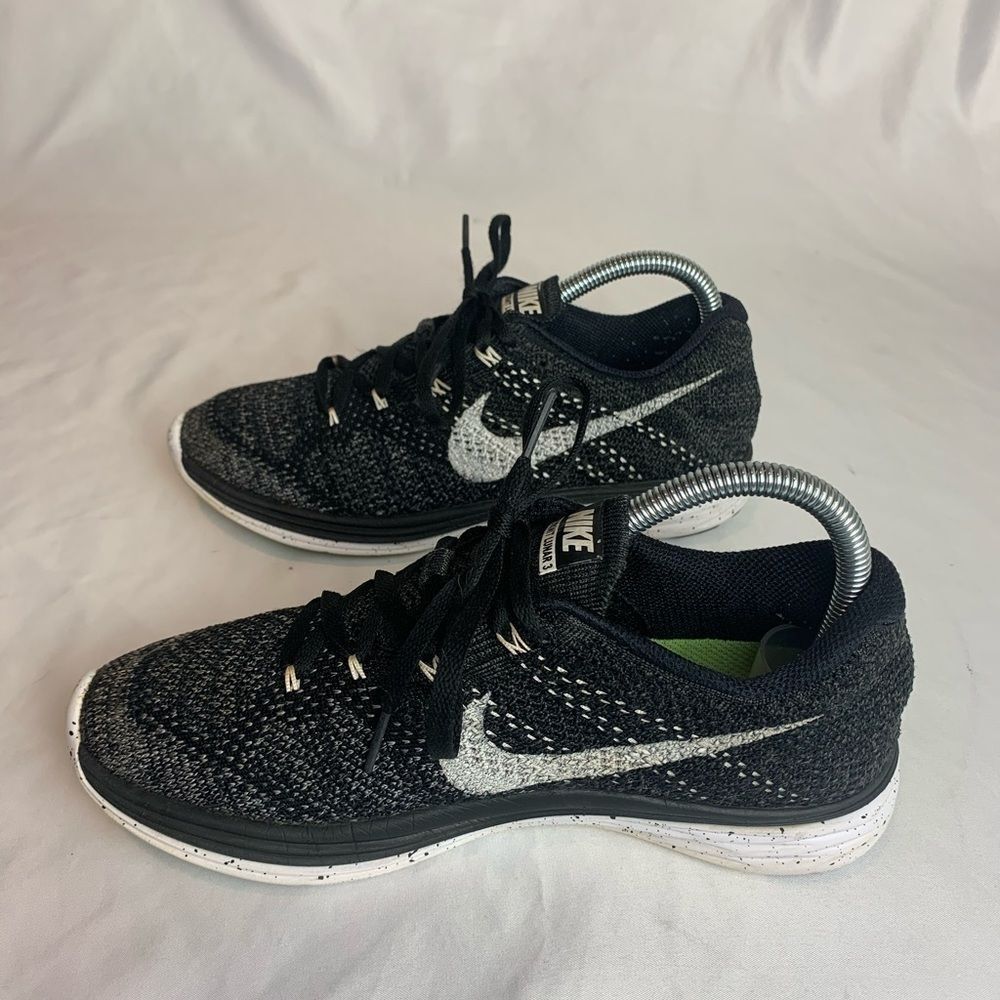 Nike Women's Flyknit Lunar 3 Oreo Shoes Size 7.5 - Picture 3 of 7
